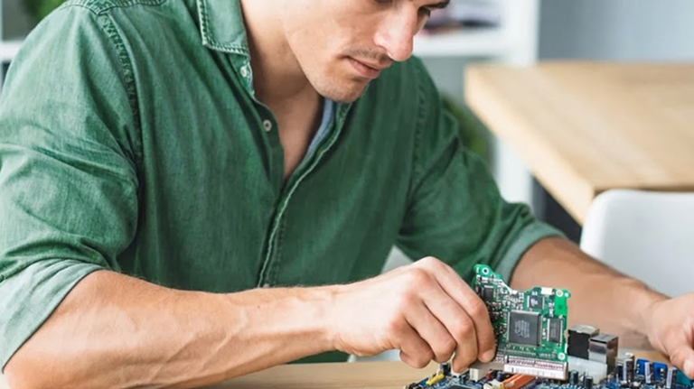 How Physical Design Engineers Improve Chip Performance in Modern VLSI